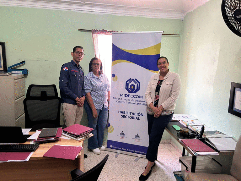 MIDECCOM INC. recibe visita de seguimiento del Ministerio de Educación