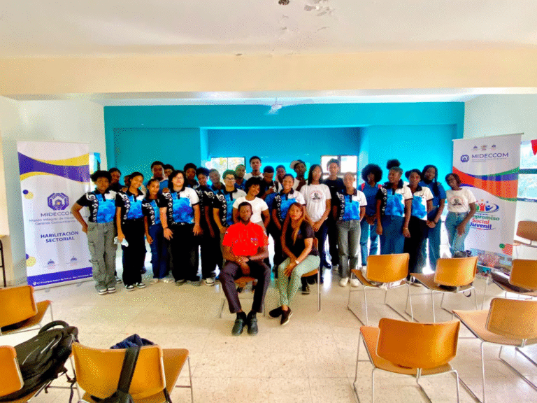 MIDECCOM CULMINA CON ÉXITO EL ÚLTIMO GRUPO DEL PROGRAMA COMPROMISO SOCIAL JUVENIL 2025–2026