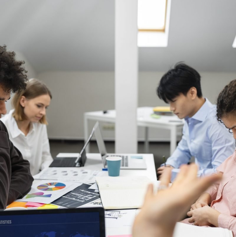 workplace-violence-taking-place-colleagues